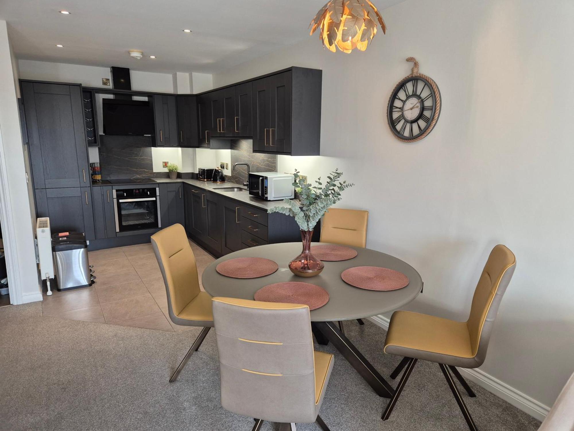 Stunning In Cathedral Quarter Apartment